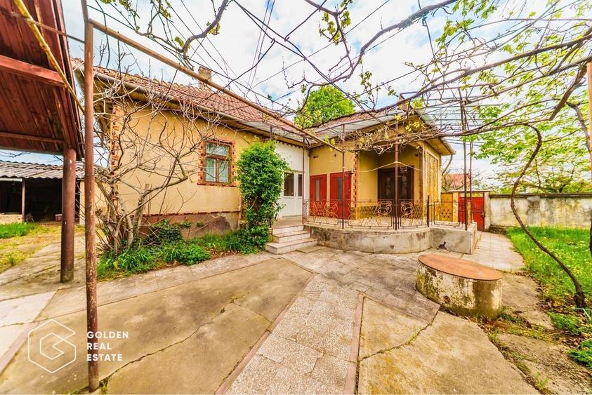 Casă individuală cu 5 camere cu Canalizare în Zimandu Nou