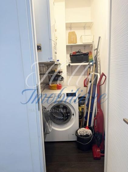 Apartament cu 3 camere semidecomandat în Horea