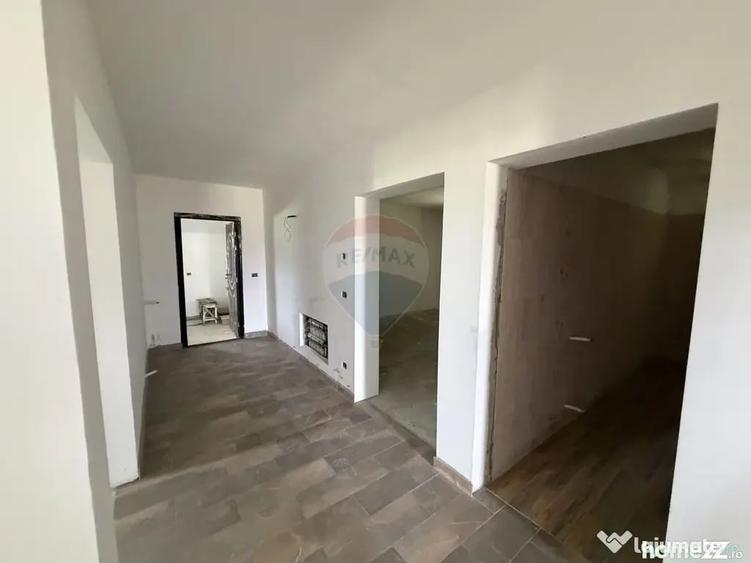 Casă cu 5 camere cu Teren 3960 Mp în Lămotești