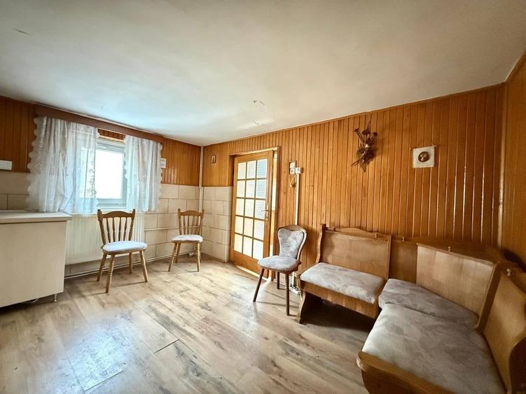 Casă cu 3 camere cu Teren 272 Mp în Poiana Țapului