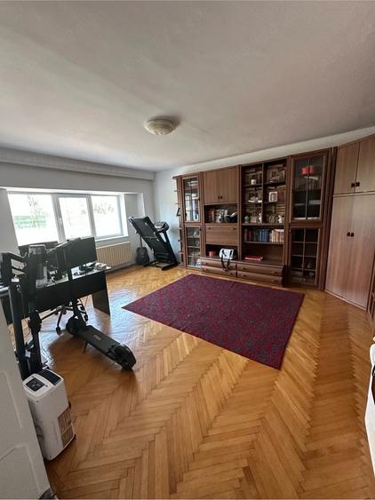 Apartament cu 3 camere decomandat în Craiovei