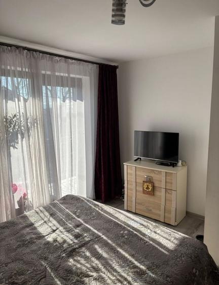 Casă cu 4 camere în Valea Adâncă