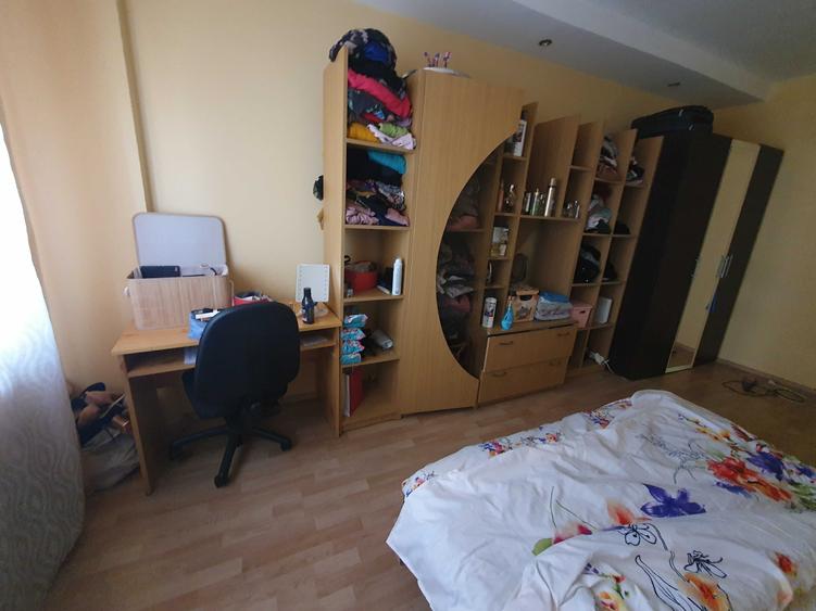 Apartament cu 3 camere decomandat în Cetate