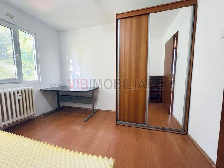 Apartament cu 4 camere semidecomandat în Gorjului