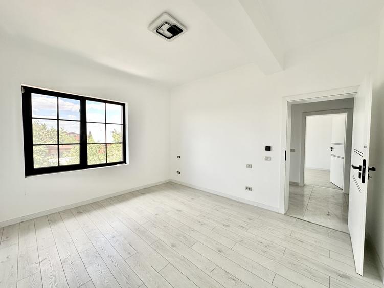 Duplex cu 5 camere cu Canalizare în Giroc