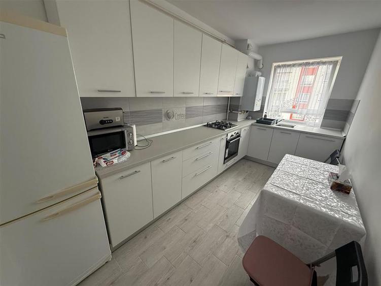 Apartament cu 2 camere decomandat, mobilat în Bartolomeu