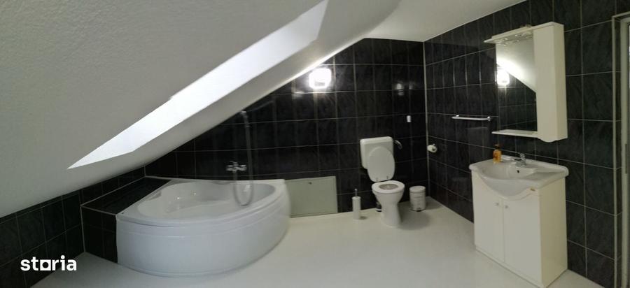 Casă cu 4 camere cu Teren 50 Mp în Podgoria