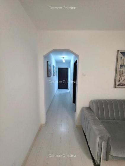 Apartament cu 3 camere semidecomandat în Gorjului
