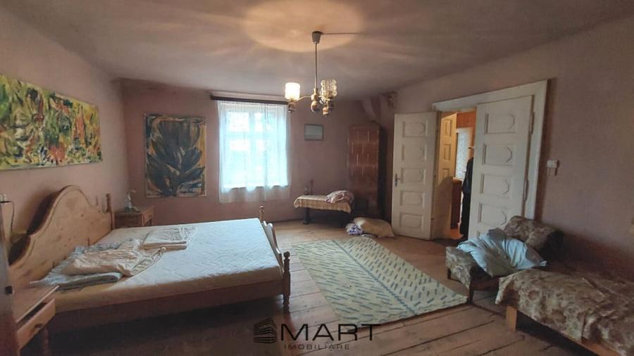 Casă cu 5 camere cu Teren 1425 Mp în Ultracentral