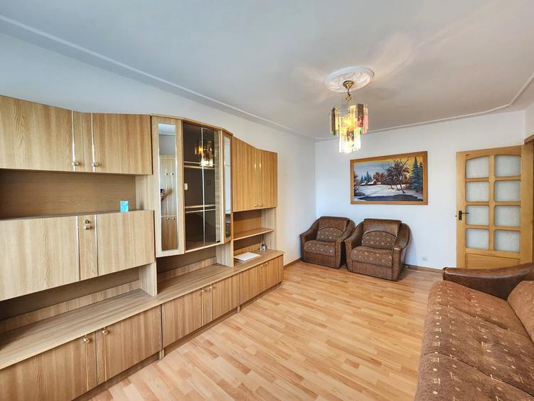 Apartament cu 2 camere decomandat, mobilat în Nicolina