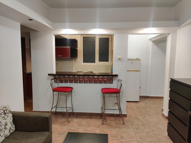 Apartament cu 2 camere semidecomandat, mobilat în Centrul Istoric