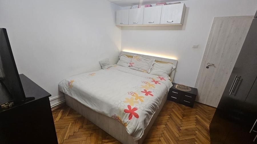 Apartament cu 4 camere decomandat, mobilat în Dacia — fotografia 3