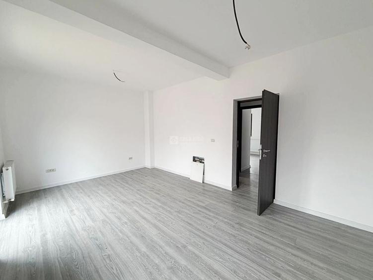 Duplex cu 4 camere cu Canalizare în Păcurari