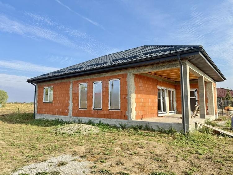 Casă cu 4 camere decomandat în Cionchești