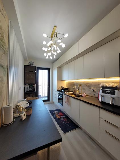 Apartament cu 2 camere decomandat, mobilat în Kamsas