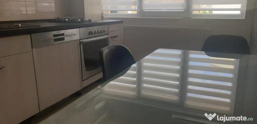 Apartament cu 4 camere decomandat în 1 Mai
