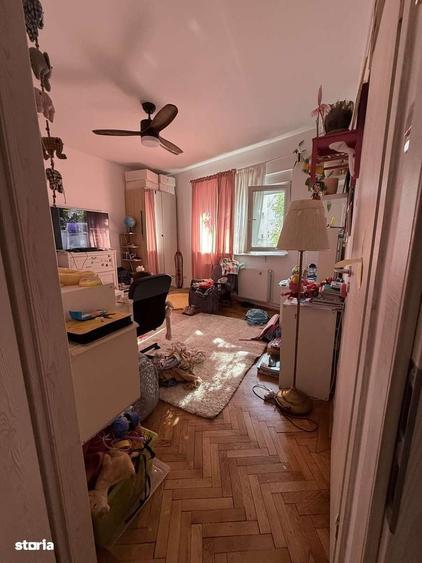 Apartament cu 4 camere în Gara de Nord