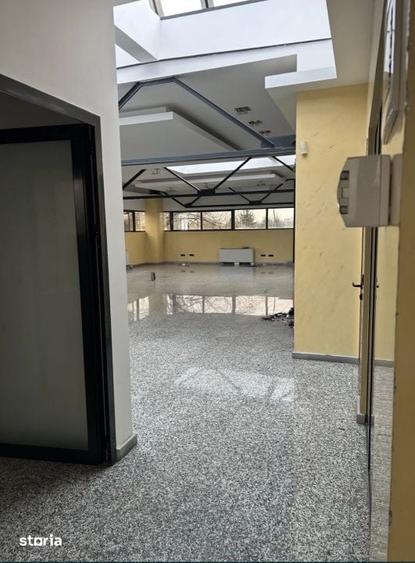 Spațiu comercial, de 250 mp, în Străulești