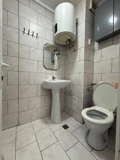 Garsonieră decomandată în Central