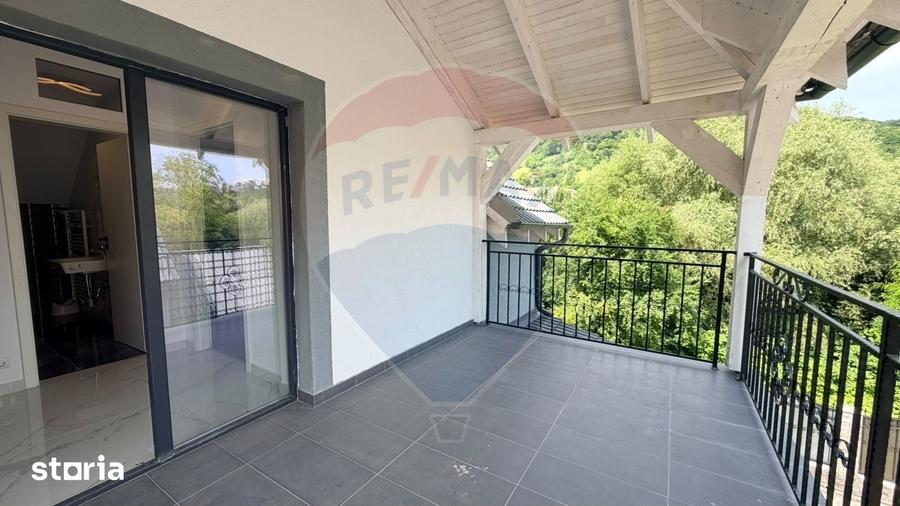 Casă cu 3 camere cu Teren 430 Mp în Central