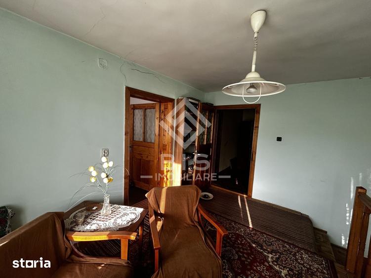 Casă cu 4 camere cu Teren 2600 Mp în Central