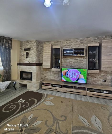 Casă cu 4 camere decomandat în Cihei