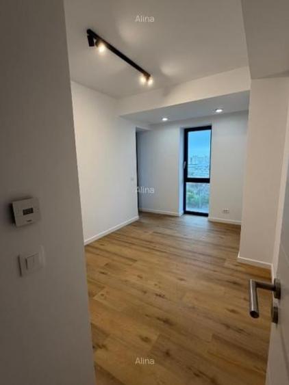 Apartament cu 3 camere decomandat, mobilat în Berceni