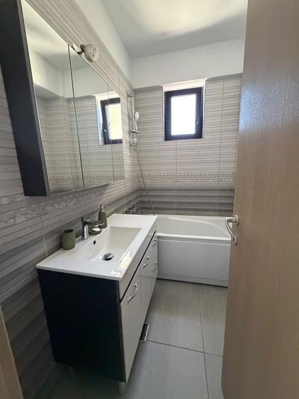 Apartament cu 2 camere decomandat în Palazu Mare