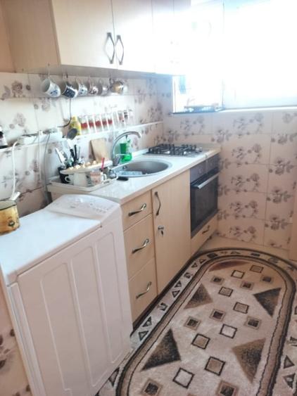 Apartament cu 3 camere decomandat în Valea Rosie