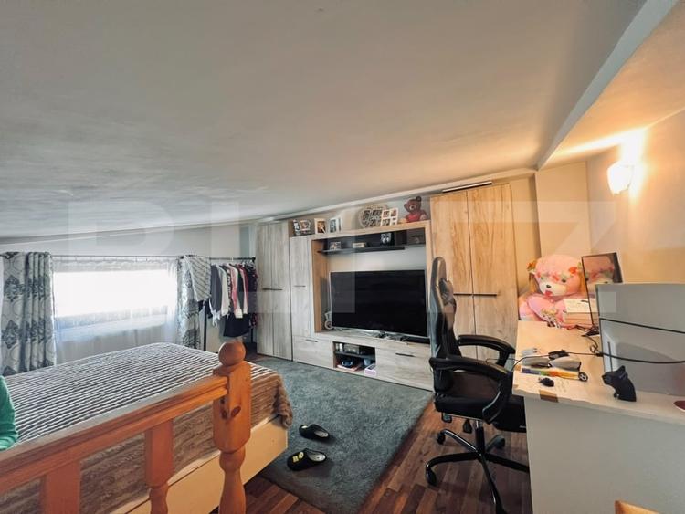 Apartament cu 2 camere semidecomandat, mobilat în Valea Adâncă
