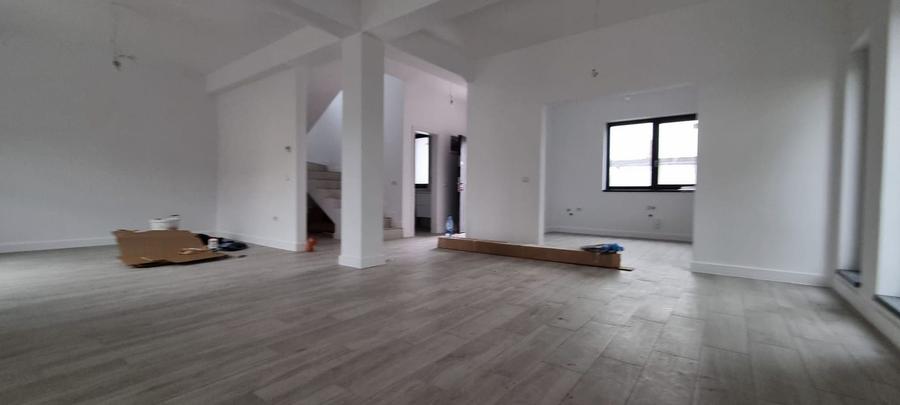 Casă individuală cu 5 camere cu Canalizare în Nord