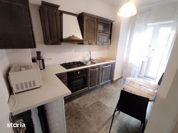 Apartament cu 2 camere decomandat în Calea București