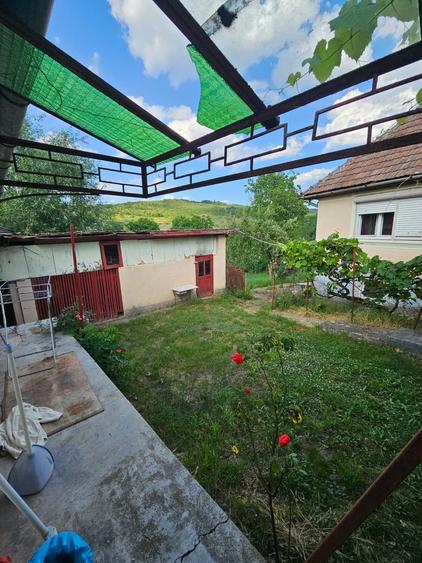 Casă individuală cu 3 camere cu Teren 940 Mp în Hăpria