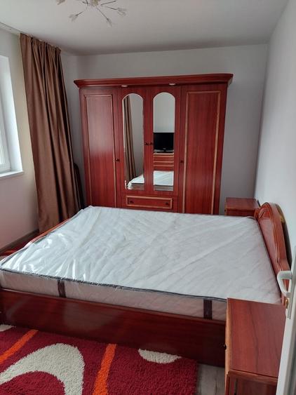 Apartament cu 2 camere semidecomandat în Florești