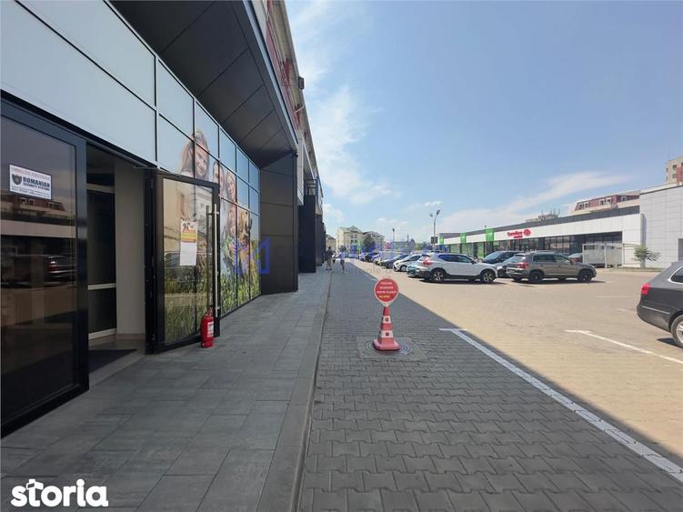 Spațiu comercial, de 302 mp, în Canta