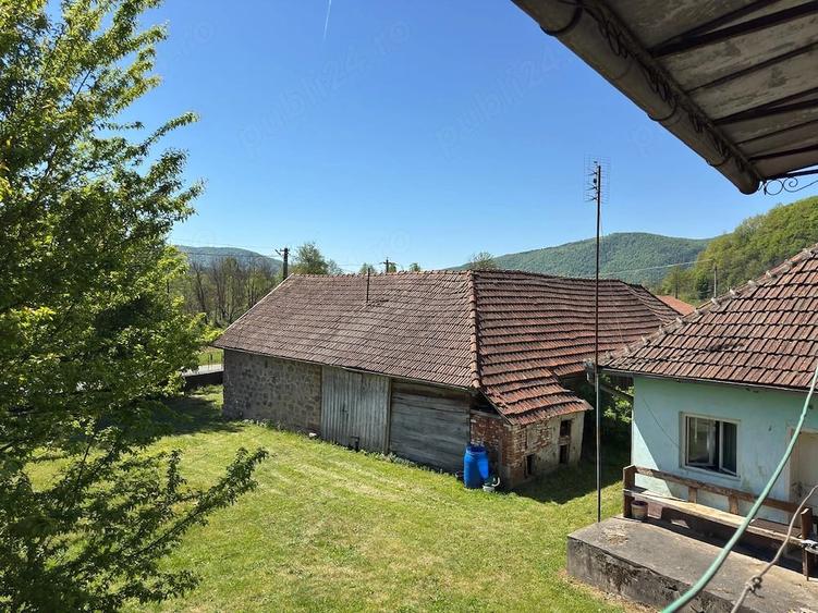 Casă cu 3 camere cu Teren 7247 Mp în Hărțăgani