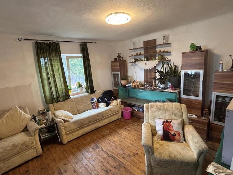 Casă cu 3 camere cu Teren 3221 Mp în Orlești