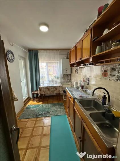 Apartament cu 3 camere decomandat în Central