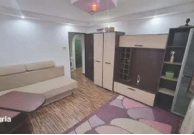 Garsonieră decomandată în Mioriței