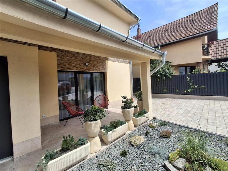 Casă individuală cu 4 camere cu Teren 250 Mp în Șelimbăr