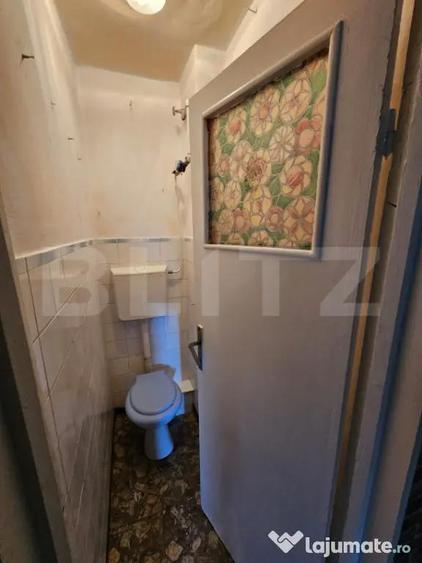 Apartament cu 4 camere decomandat în Central