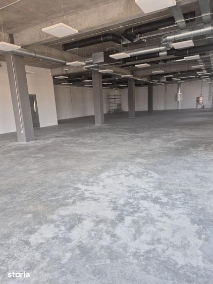 Spațiu comercial, de 1,200 mp, în Central