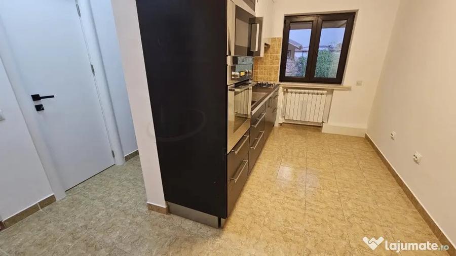 Apartament cu 3 camere decomandat în Casin