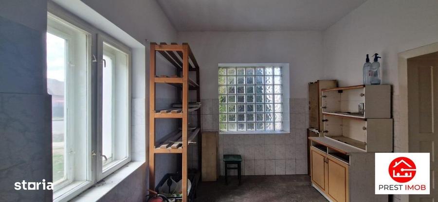 Casă cu 4 camere în Dumbrăvioara