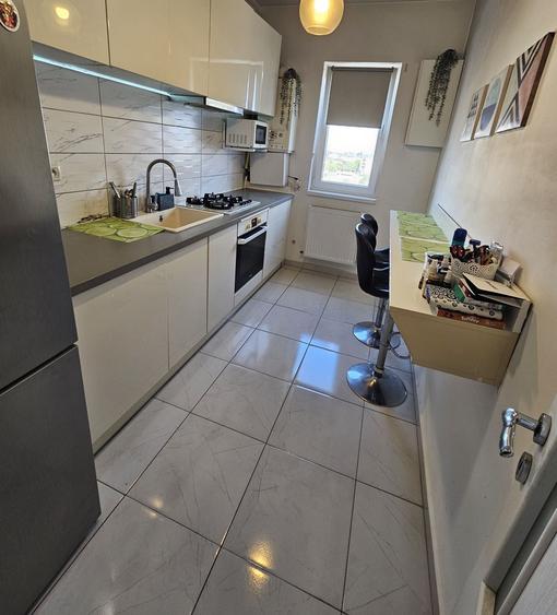 Apartament cu 2 camere semidecomandat în Roșu