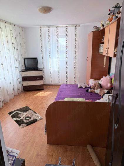Casă cu 4 camere cu Teren 2300 Mp în Bradu