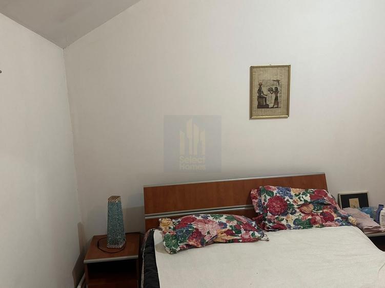 Casă individuală cu 16 camere cu Canalizare în Central