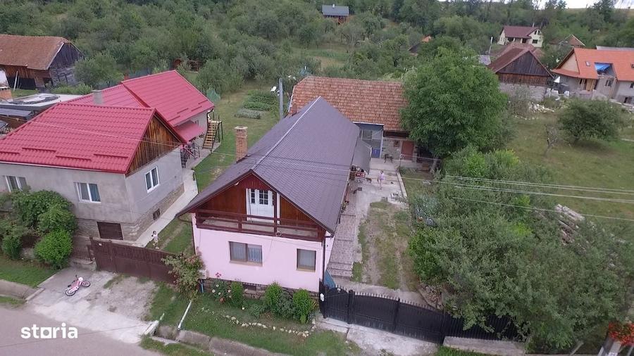 Casă cu 2 camere în Brăișoru