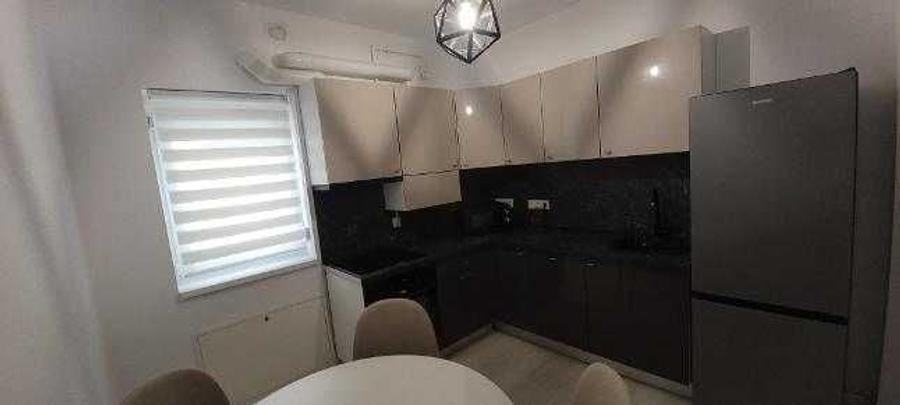 Apartament cu 2 camere decomandat în Vest