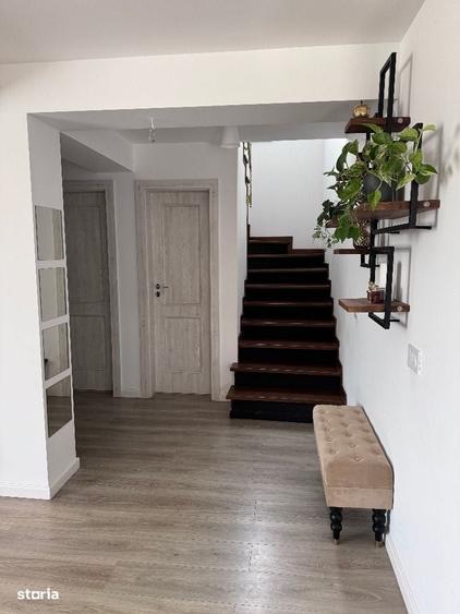 Casă cu 4 camere în Odăile